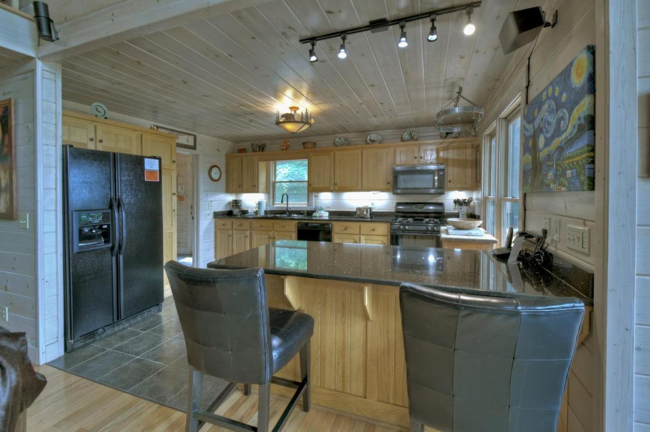 Champagne Chalet - Cuddleup Villa Morganton Eksteriør bilde